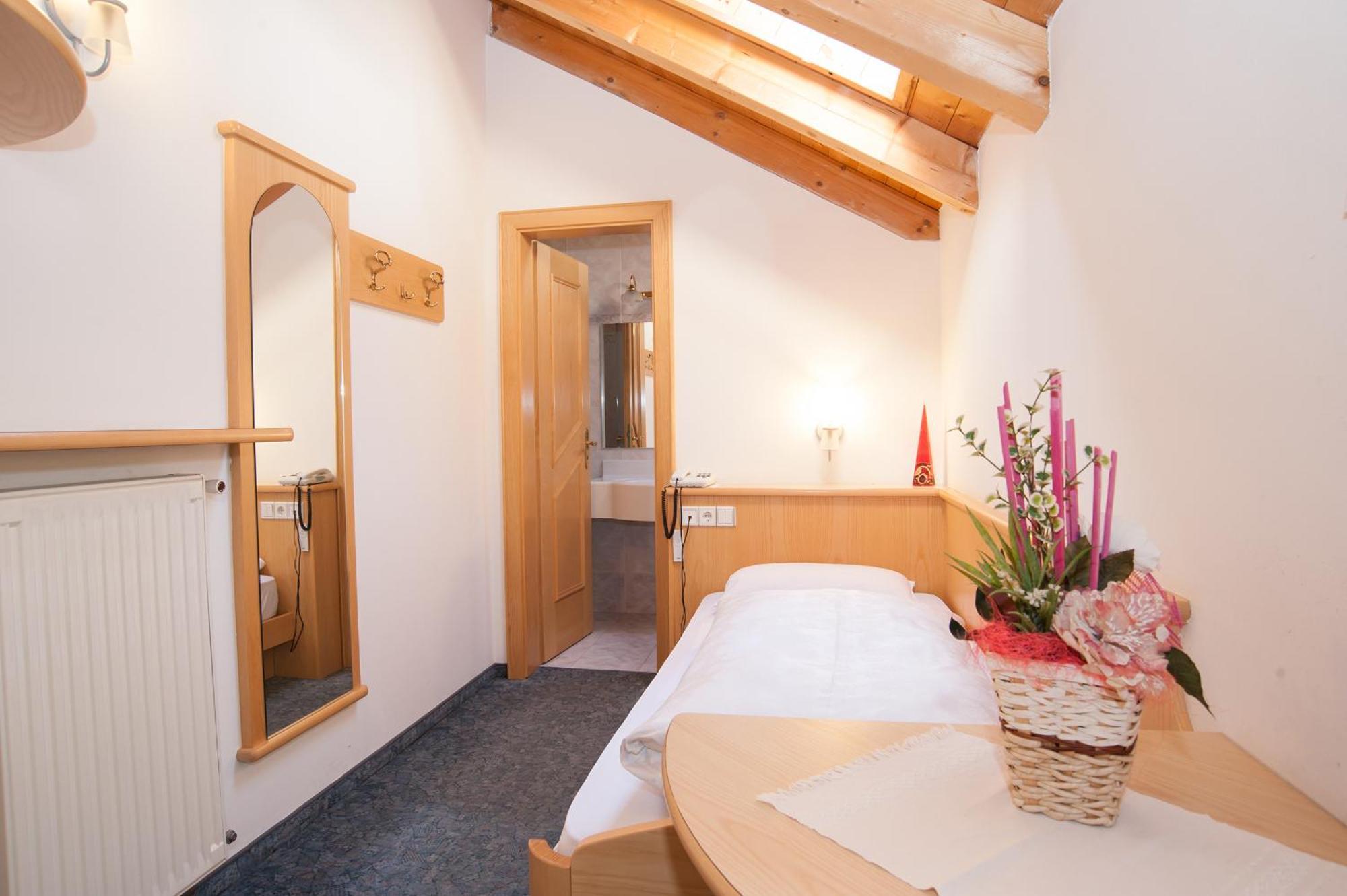 Hotel Vernel Santa Cristina Val Gardena Oda fotoğraf