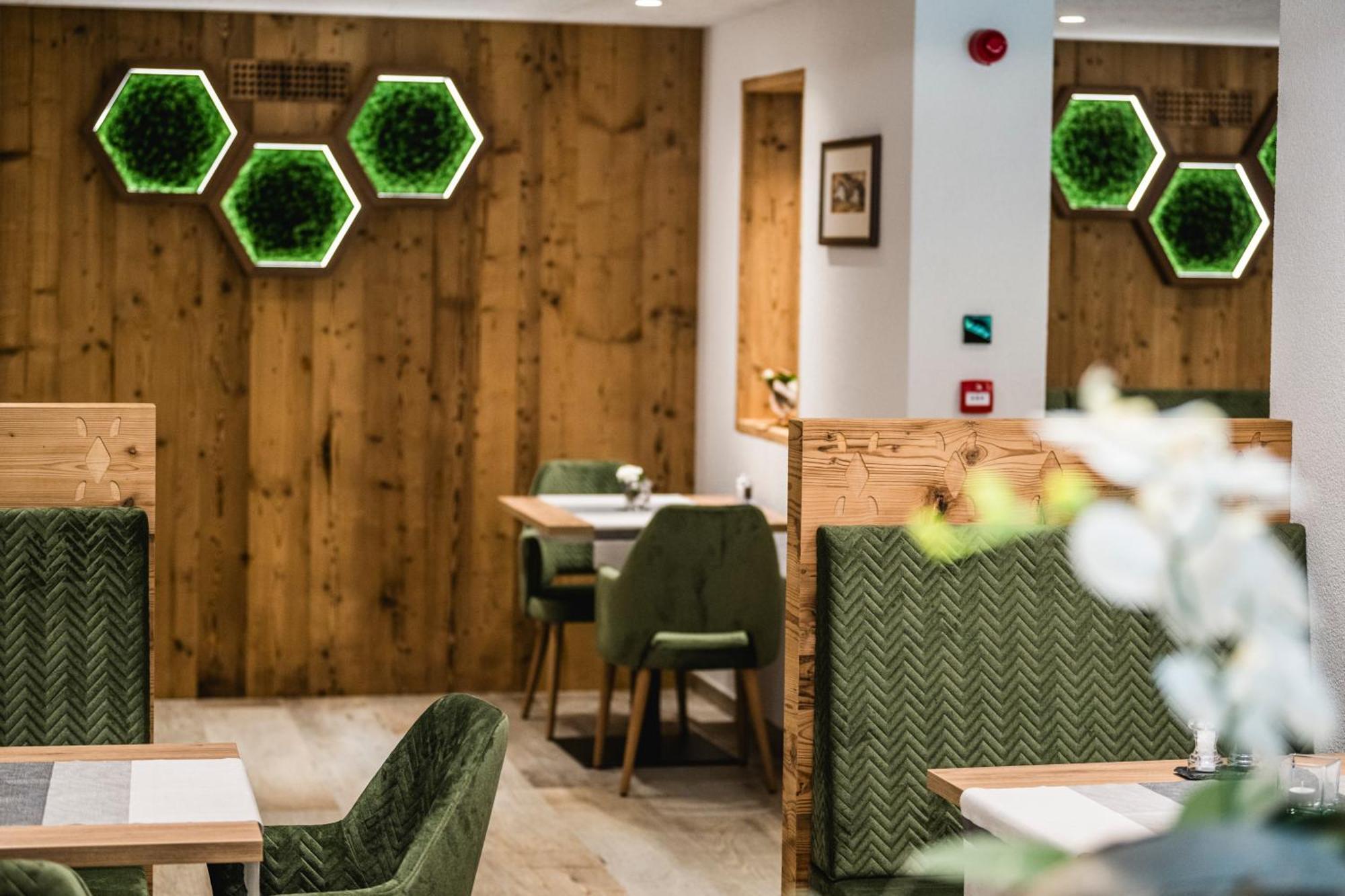 Hotel Vernel Santa Cristina Val Gardena Dış mekan fotoğraf